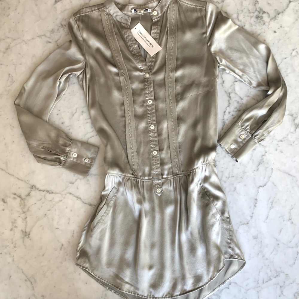 NWT Banana Republic Silk Dress size 0 in silver